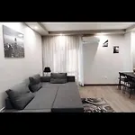 Cozy Studio In The Heart Of Heliopolis, Cairo!